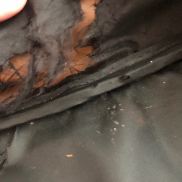 Genuine leather laptop/briefcase real nice bag , used with a tear in fabric - Picture 7 of 7